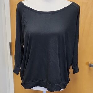 District Made Women's Black Top Size XL